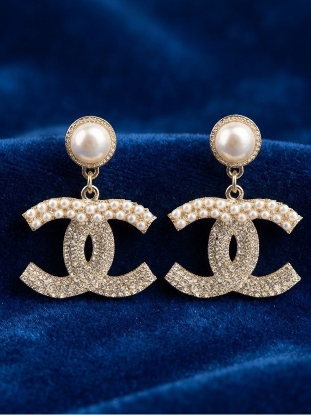 Beautiful Gold-tone Pearl & Crystal Rhinestone CC Drop Earrings - Picture 1 of 6